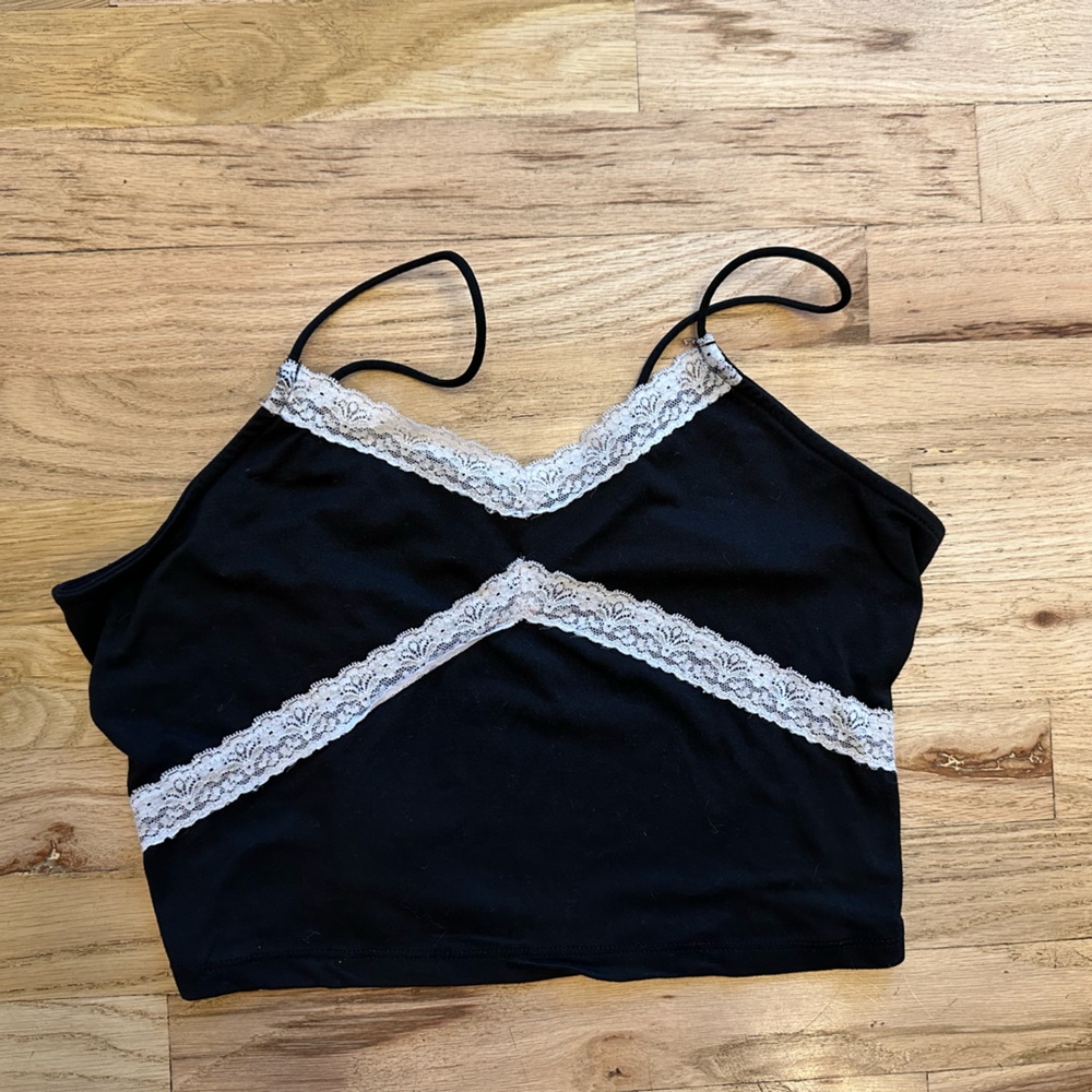 Black crop tank